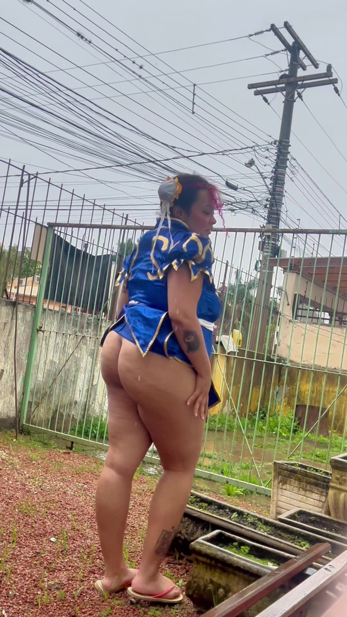 Cutiepiie Chubby: BBW Chun-li Cosplay exhibicionismus v zahradě