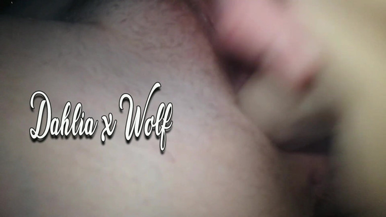 Dahlia Wolf: Big clit pussy stretching
