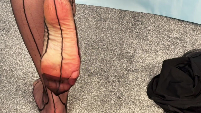 Aunty Sandra vintage girdle queen: Vgq7 Makcik Sandra dalam pakaian dia tidak boleh dipakai