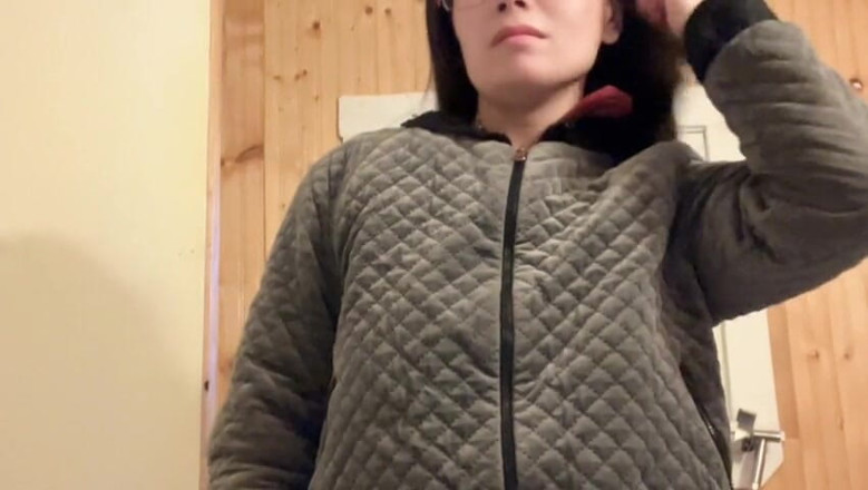 sweethanajapanese: Pissing Malá kundička chlupatá v Moringu