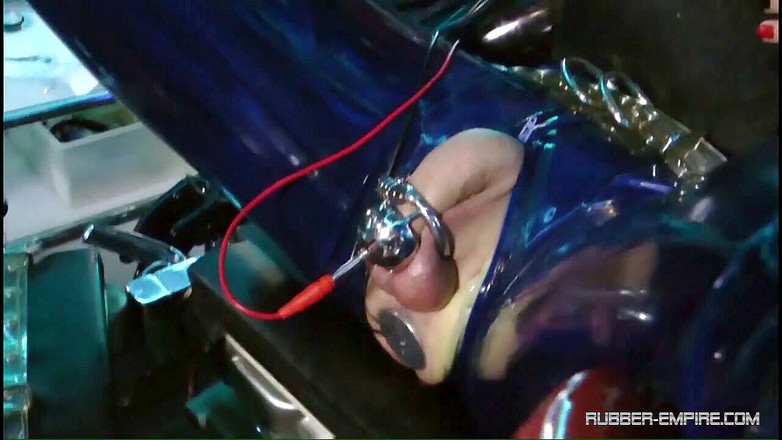 Amator Media: Lady Lilith - enfermée pendant 2 semaines dans un dispositif de chasteté...