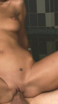 Garotas fofas querem cena dura 1_sexy gata magra recebe uma foda dura e um facial.