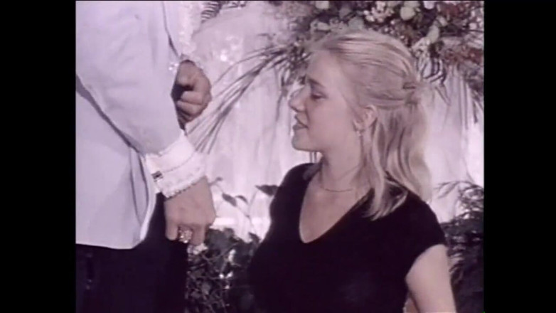 Vintage Usa: Trio vintage pour une jeune blonde à forte poitrine à la chatte...