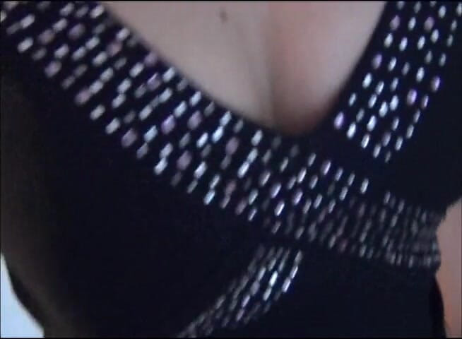 Flash Model Amateurs: Amatérská blondýnka kouří čůráka v POV