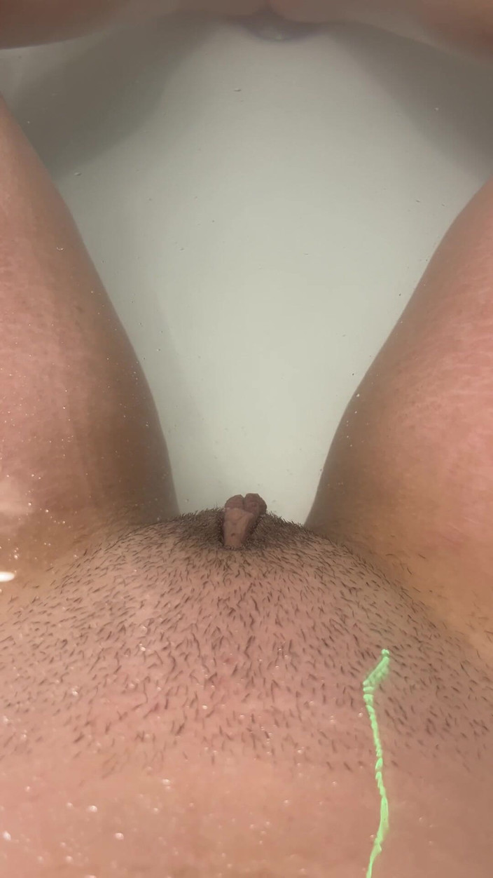 NicoleRay: Prdění ve vaně