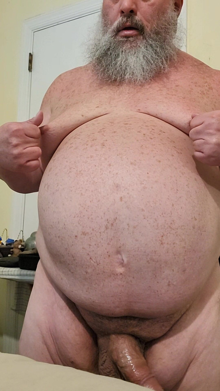 GeneWadexxx: Bear Gene Wade büyük yarağını okşuyor ve boşalıyor