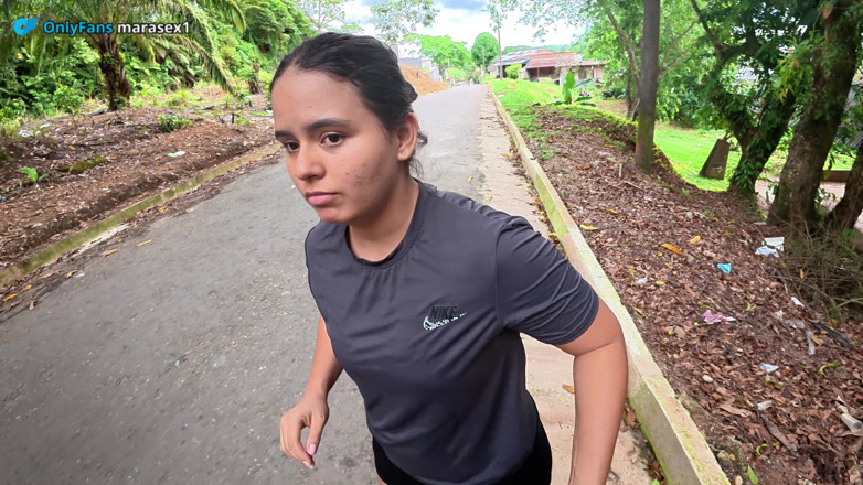 MaRaSexx: Sokakta Tanıştığım Bir Yabancıyı Sikiyorum