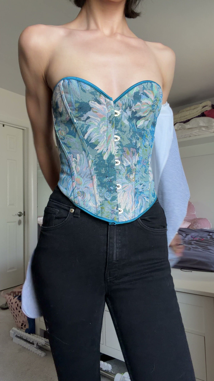 Ms_Emmy_Lynn: Sfw korsett-jeans sexy business-outfit
