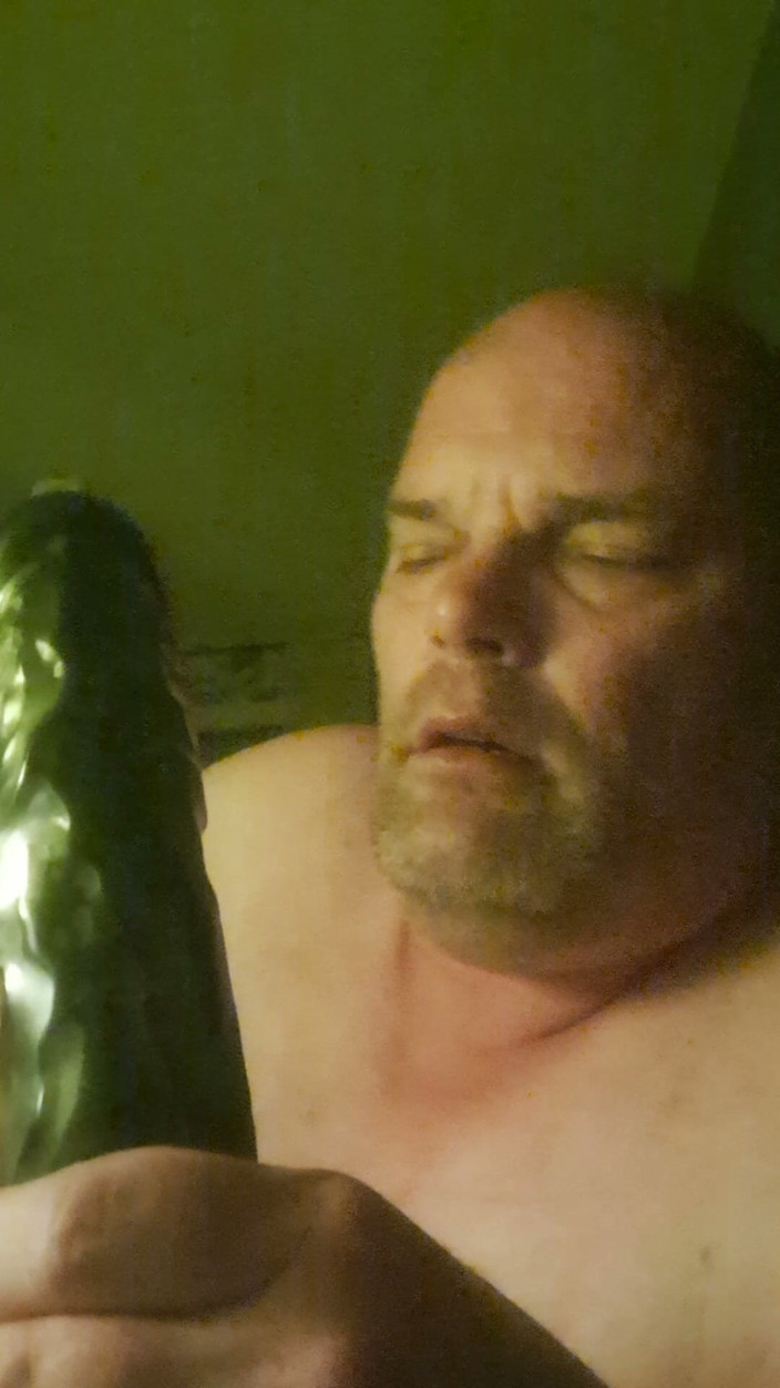 Fickspecht: Ohne Diskussion, Gleich Den Dicken Dildo Für Die Schlampe