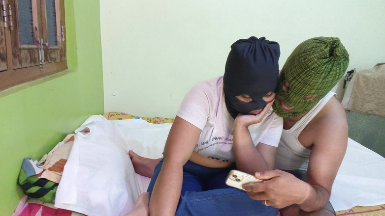 Hotty Mona: 印度 18 岁 sali 在婚礼前一天被她的jija性交