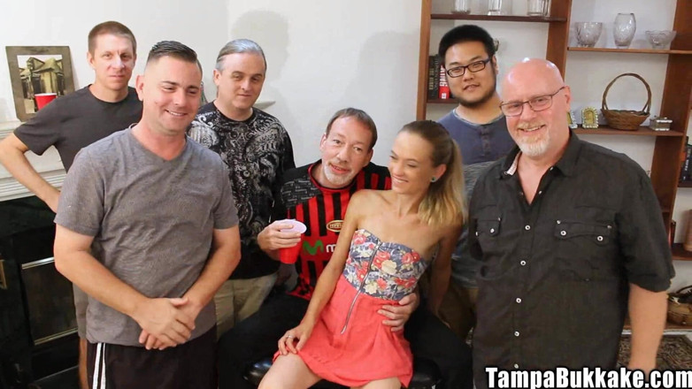 Tampa Bukkake: Thin Michelle Honeywell, versauter gangbang, gesichtsbesamung, wunde muschi ficken, bukkake-party,...