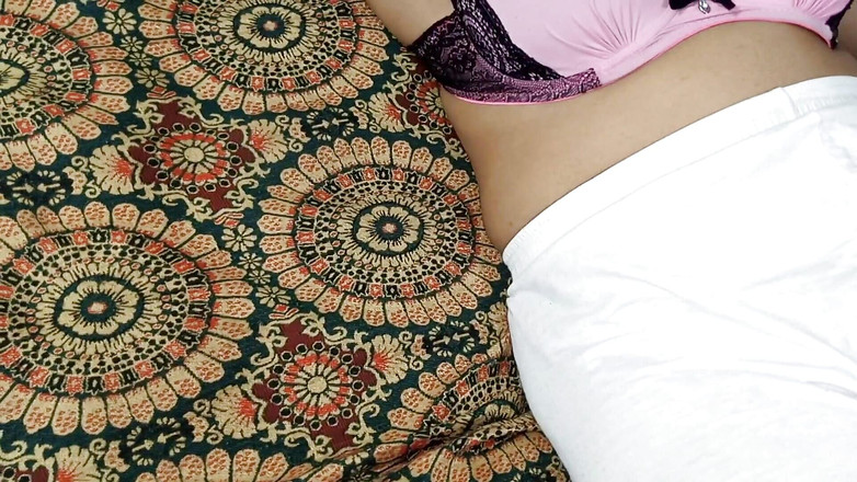 Netu: Mahasiswi muslim India ngocok kontol pacarnya yang super seksi