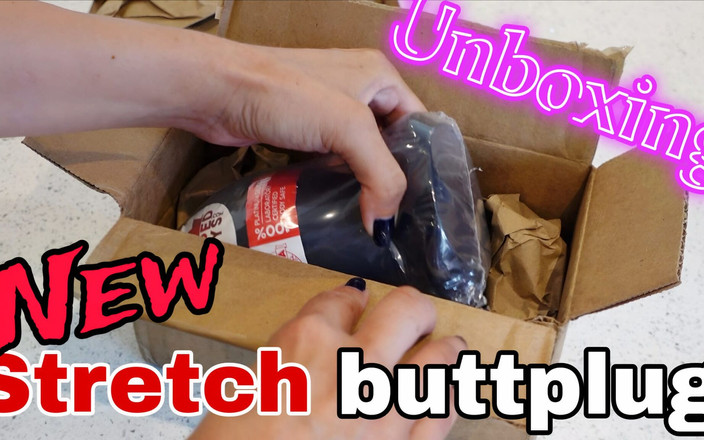 Training Zero: Ny stretch anal butt plug unboxing