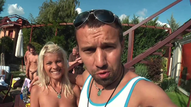 German Porn: 充满口交、三人行和群交的泳池派对