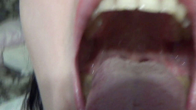 Goddess Misha Goldy: दिग्गज तुम्हें बड़े गलप से निगल रही है!