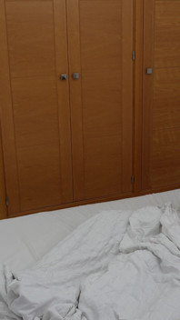 Die Geile Freundin Der Ehefrau Hörte Uns Morgens Und Schleicht Sich in Unser Schlafzimmer Ein, Um Zu Gucken