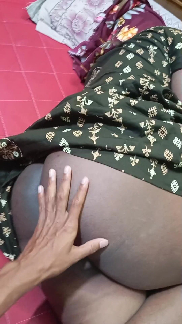 BeautyAnu: Pertunjukan bigboobs tante seksi india yang super hot! Wajib nonto!