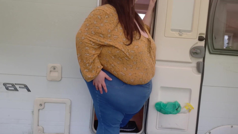 SSBBWLadyBrads: Awek montel super saiz vs pintu kecil