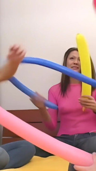 Nadržená brunetka milf bere hluboký anál tlustého ptáka