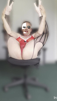 Indosso la mia migliore lingerie rossa