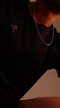 Nie patrz na mnie, gdy się dotykam!