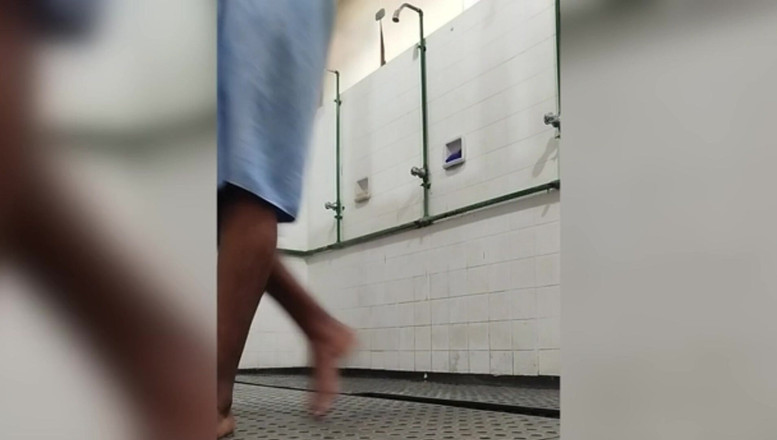 TheBlacKHunterr: Mandi di kelab