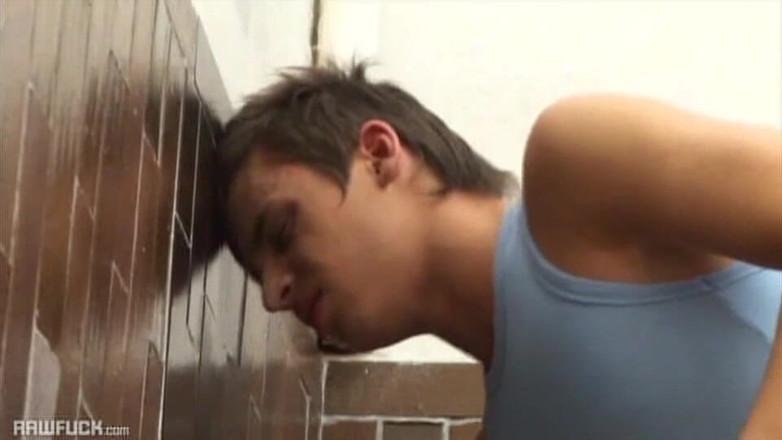 Raw Fuck: 重口味高中小便池行动