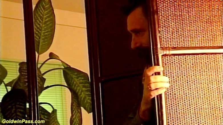 Goldwin pass: Hårig tonåring första anal med styvfar