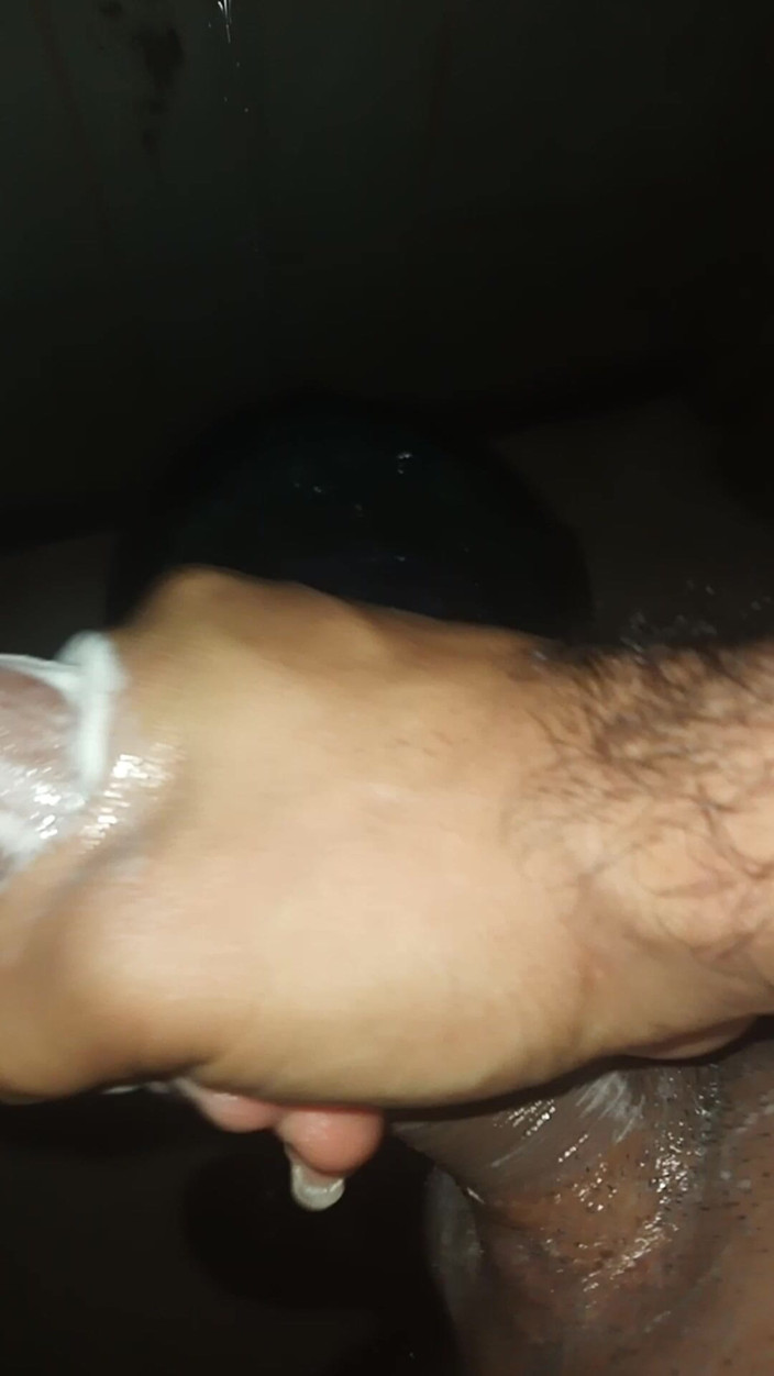 Cute boy jerks off: Мастурбує відео, не devio aberse завантажила nica breast pump2 мастурбатора в громадській ванній кімнаті басейну