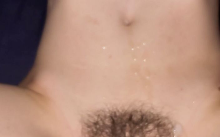 FoxMaidenPanties: Crot buru-buru di memek berbulu posisi misionaris