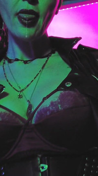 큰 자지 BDSM 솔로 고무 가죽 힐 핫한 섹시한 큰 엉덩이를 빨아주는 Dominatrix Eva Latex 펨돔 여주인