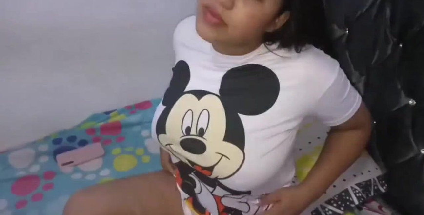 Pikaa6: Колумбійська брюнетка дуже втомилася від свого життя, вона смокче сусіда!!