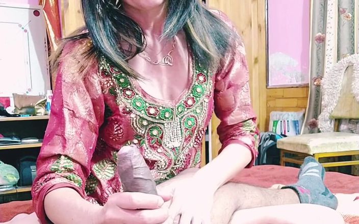 Bolly Karma: Mooie stiefmoeder en haar stiefzoon ongelooflijke liefde