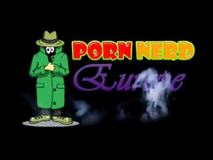 Porn Nerd Europe: Nadržená milf děvka ošukaná dvěma tuhými ptáky