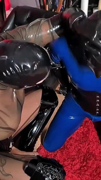 Ngentot tenggorokan pelacurnya