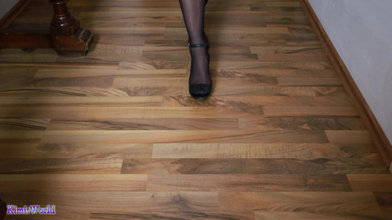 KimisWorld: Heel Clicks Tinggi Di Lantai Kayu - Slow Walking Heel Asmr