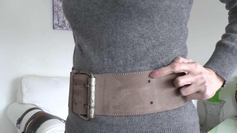 Lady Victoria Valente: Kelengkapan tali pinggang di Ruang Tamu, Bahagian 3, Lady Victoria Valente