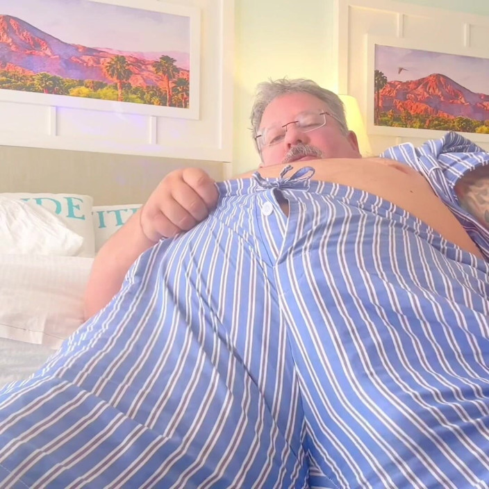Hand-Free-Daddy-Chub: Il Grasso Orso Grasso Con La Più Grande Pancia Più...