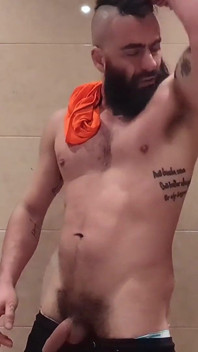 Papa adore se renifler après son entraînement.