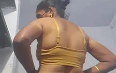 Pertunjukan webamil tante seksi india