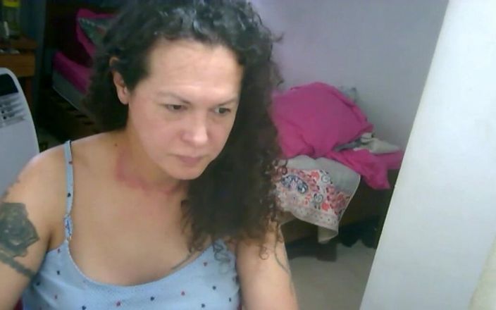 Nikki Montero: &amp;quot;Je viens de réussir à publier mes émissions webcam sur ma ligne...