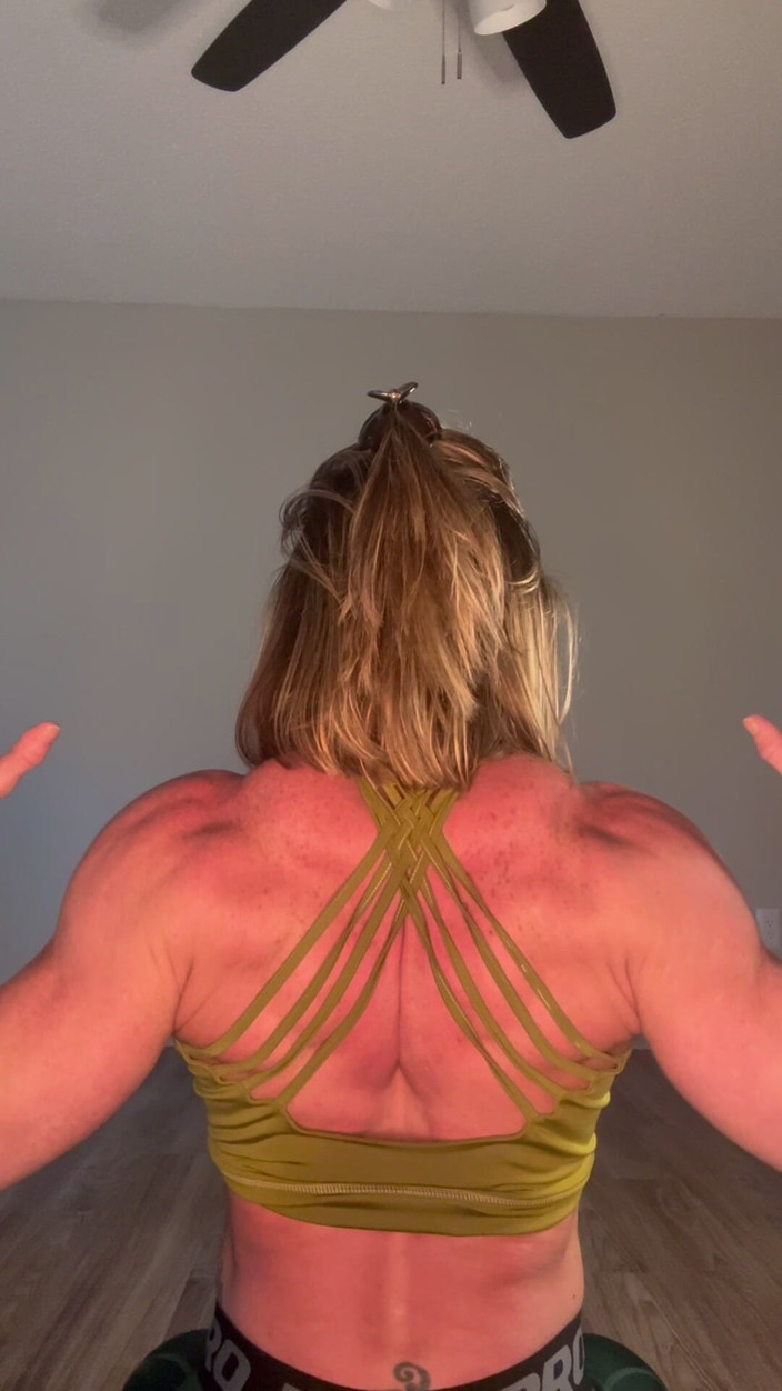 Simone Steele: ネイキッド進行状況チェック