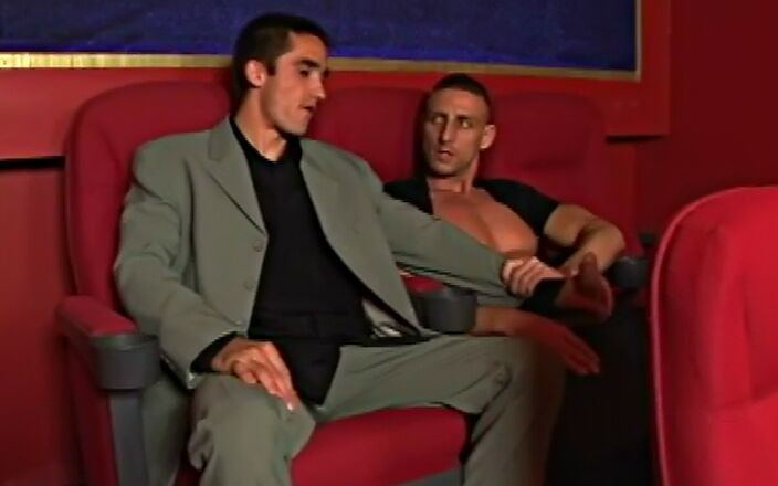 Gays Case: Il ragazzo arrapato Rod Stevens non può aspettare la fine...