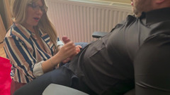 Christy X Taylor: Heiße sekretärin lutscht chefs großen schwanz, nur ein durchschnittlicher tag...