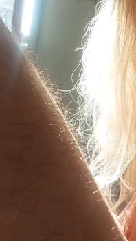 Isteri blonde matang amatur menikmati seks pagi