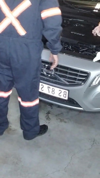 Soy mecánico que servicio autos y mujeres