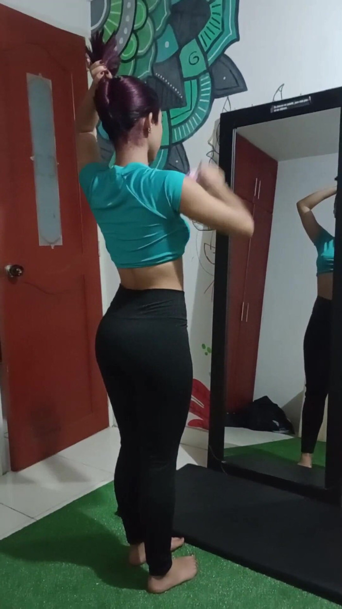 bitchsultry: Chị kế của tôi cho phép tôi đụ cái âm hộ khít...