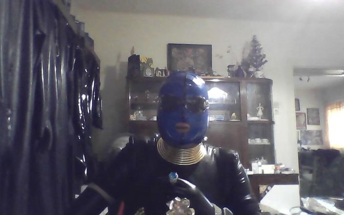 Latexsmoker: Куріння в латексі 2