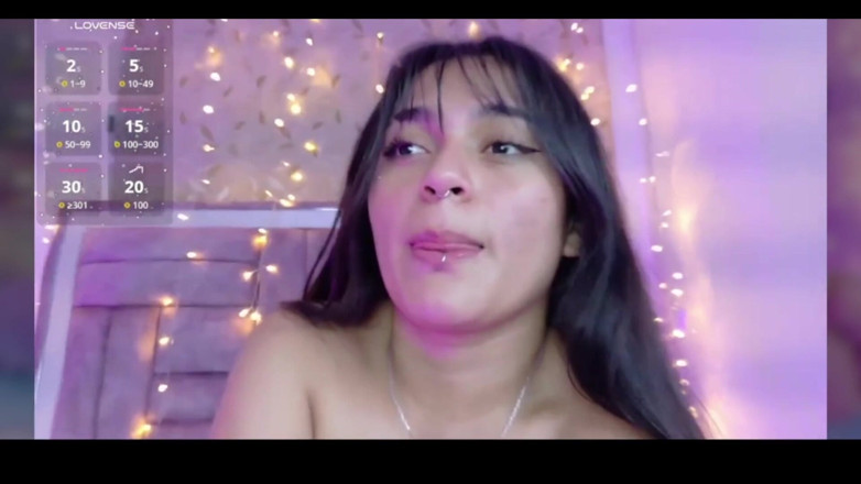 Emilyn Grifs: Pantatku pengen kamu entot