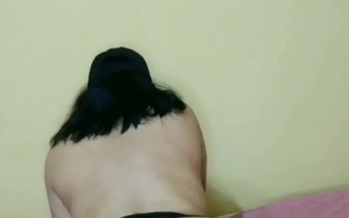 Carla Villalobos: MILF Masturbates on All Fours Showing Her Very Wet Vagina